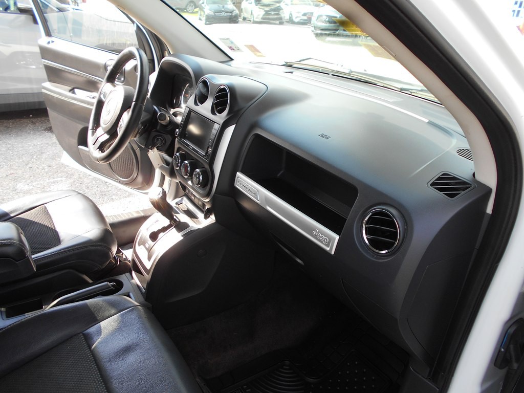 2014 Jeep Compass Image 21