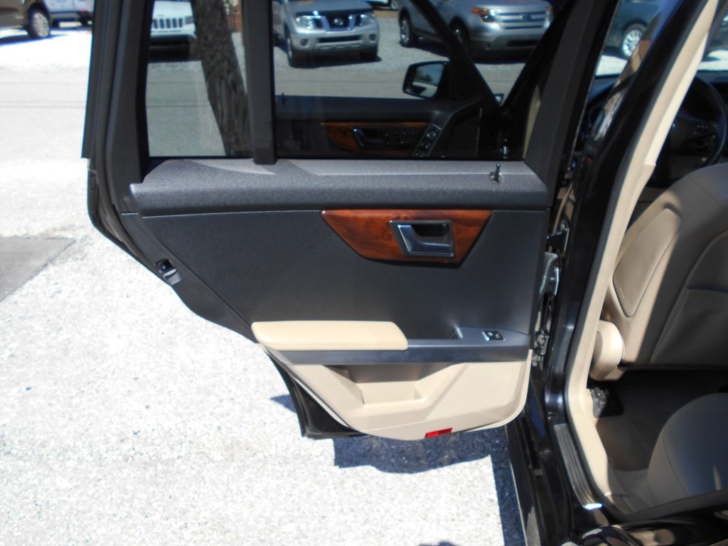 2011 Mercedes-Benz GLK-Class Image 17