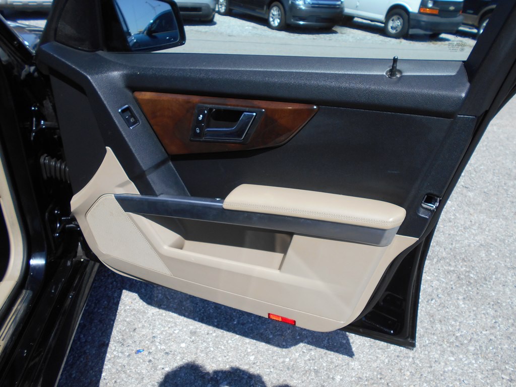 2011 Mercedes-Benz GLK-Class Image 24