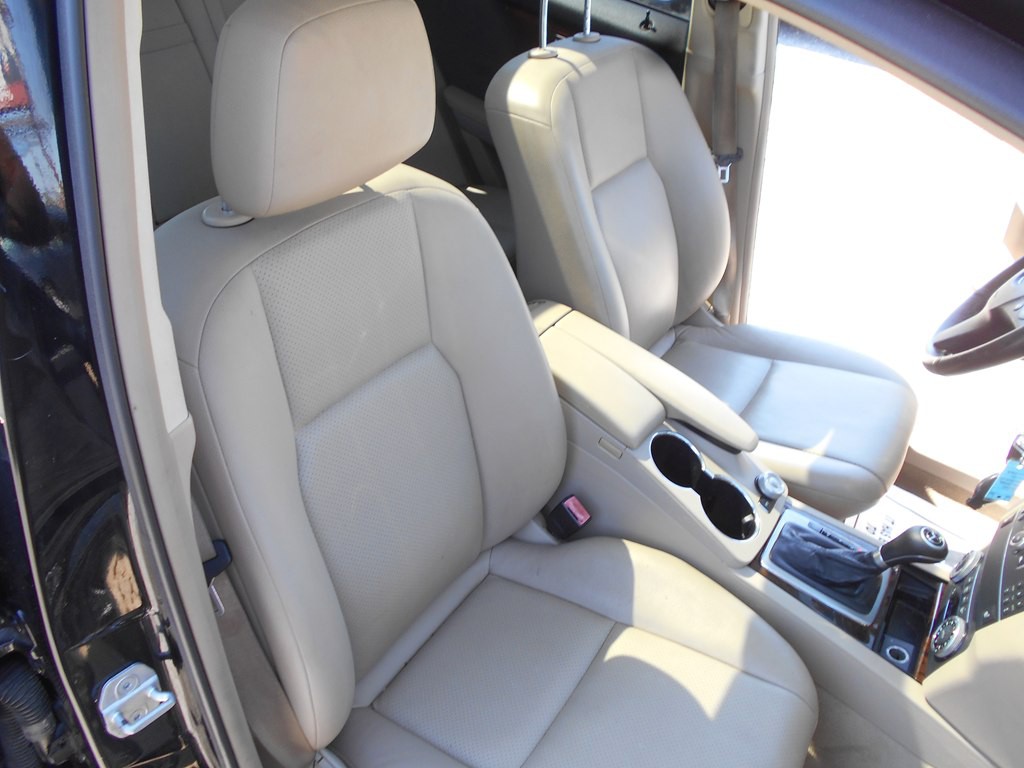2011 Mercedes-Benz GLK-Class Image 26