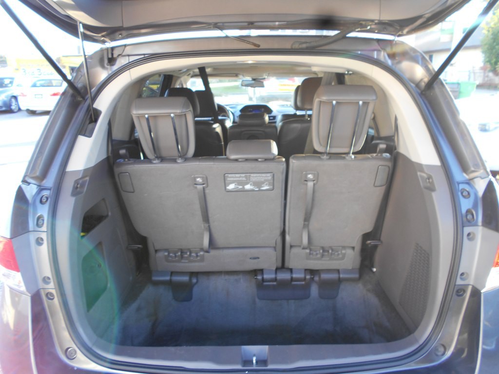 2016 Honda Odyssey Image 16