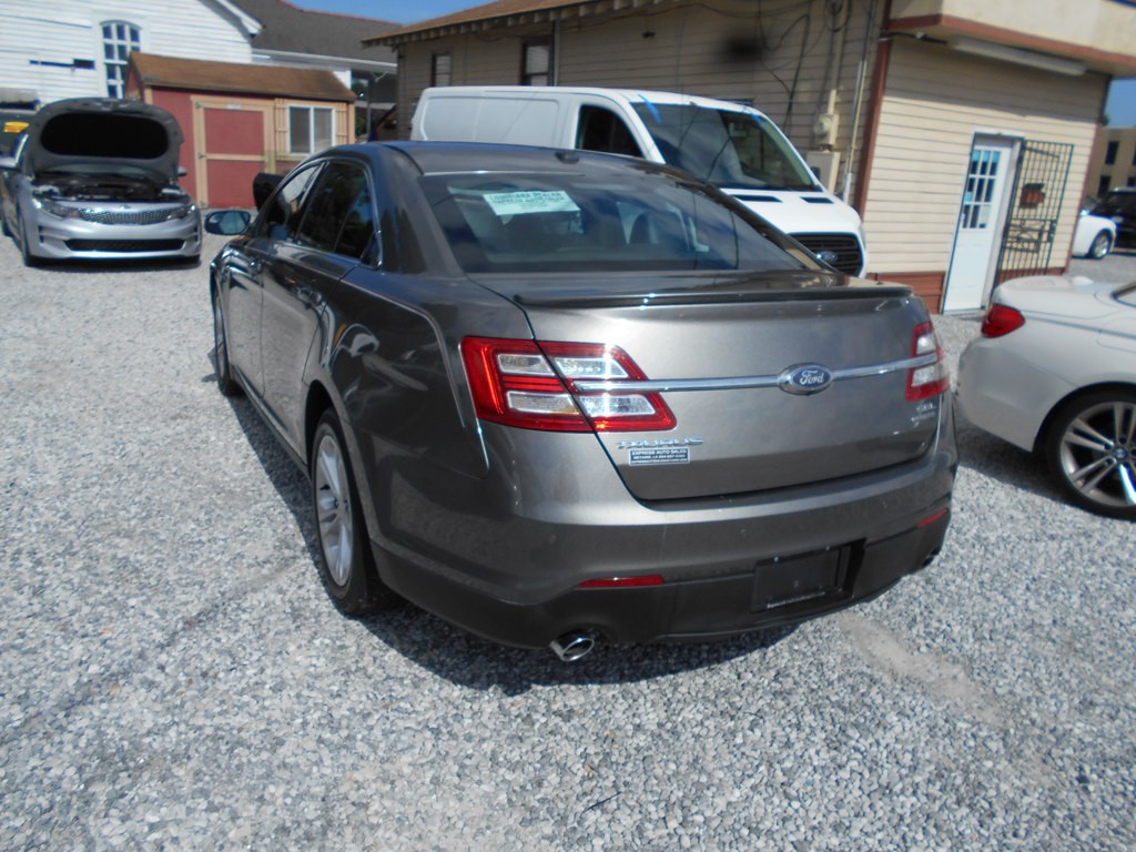 2014 Ford Taurus Image 4