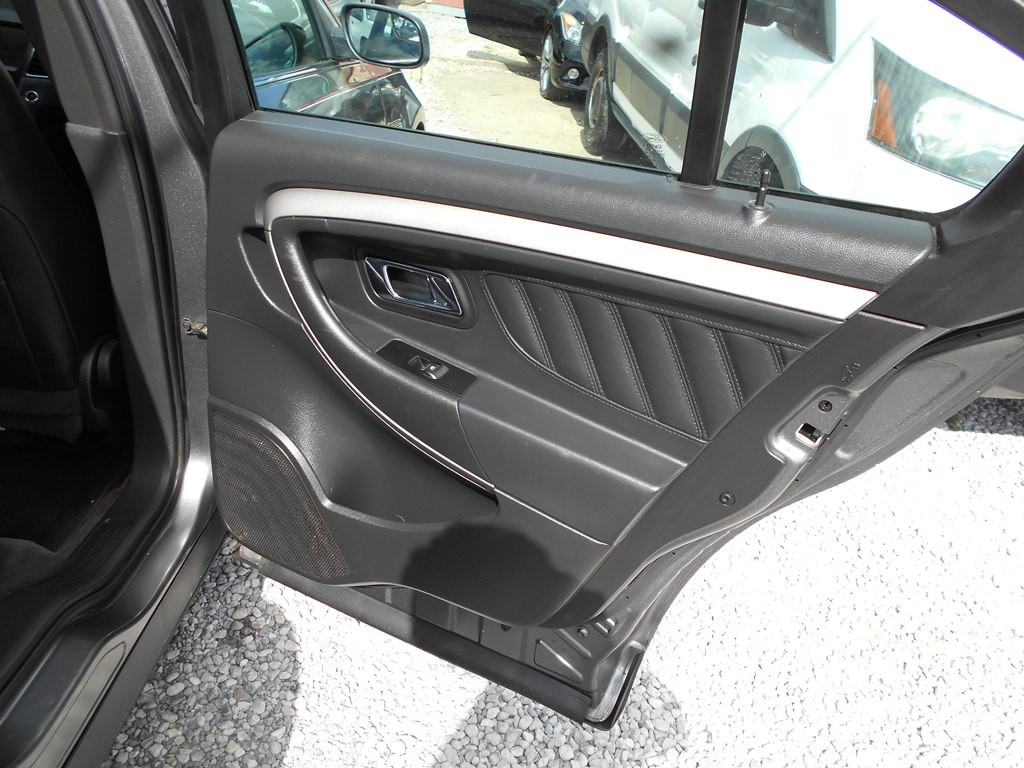 2014 Ford Taurus Image 19