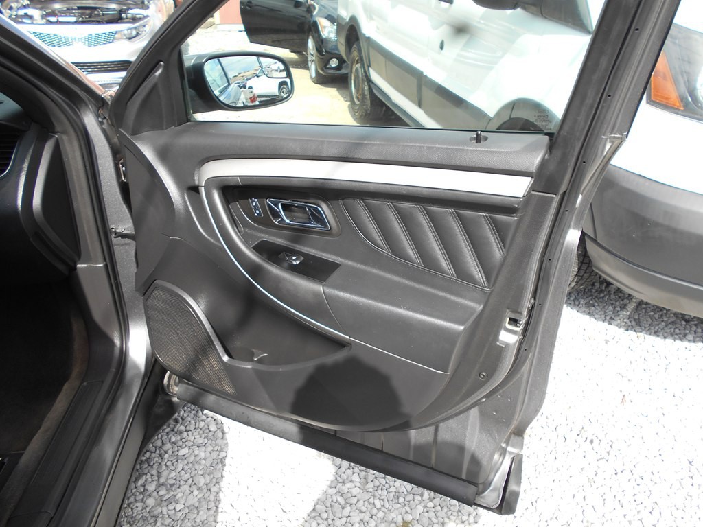 2014 Ford Taurus Image 22