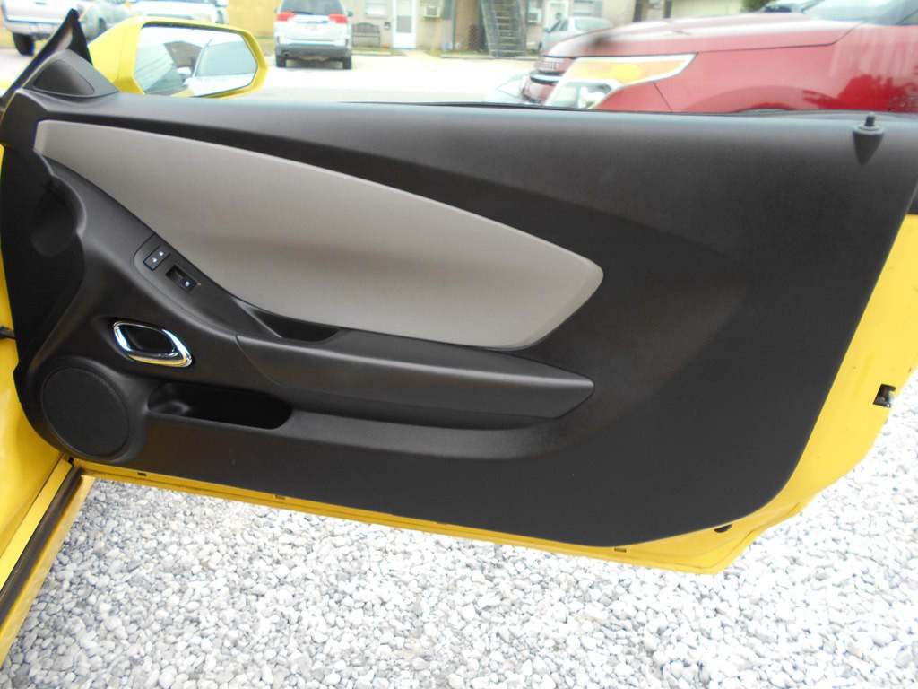 2015 Chevrolet Camaro Image 17