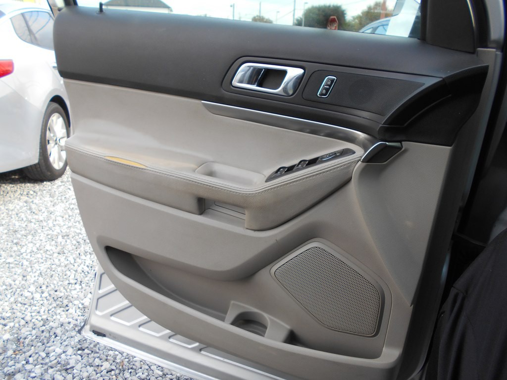 2012 Ford Explorer Image 13