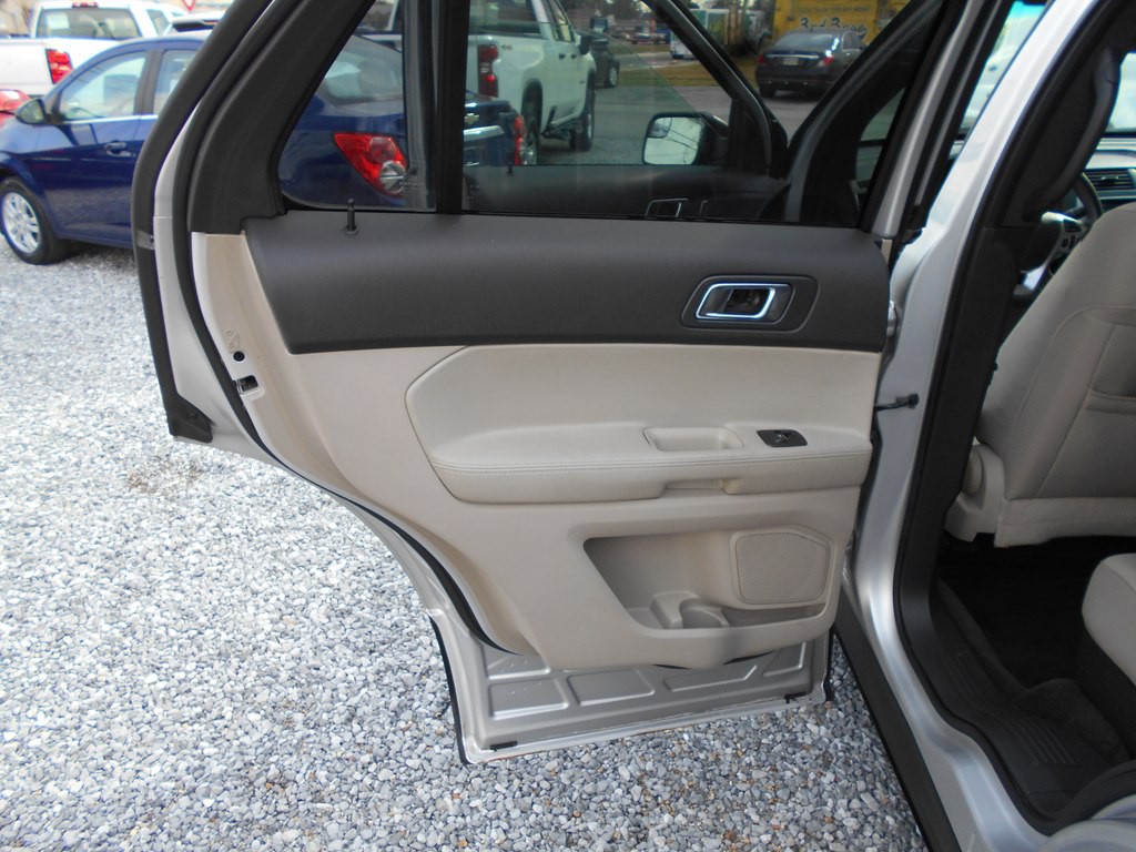 2012 Ford Explorer Image 16