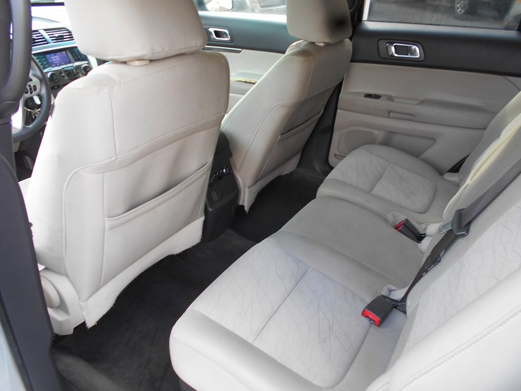 2012 Ford Explorer Image 17