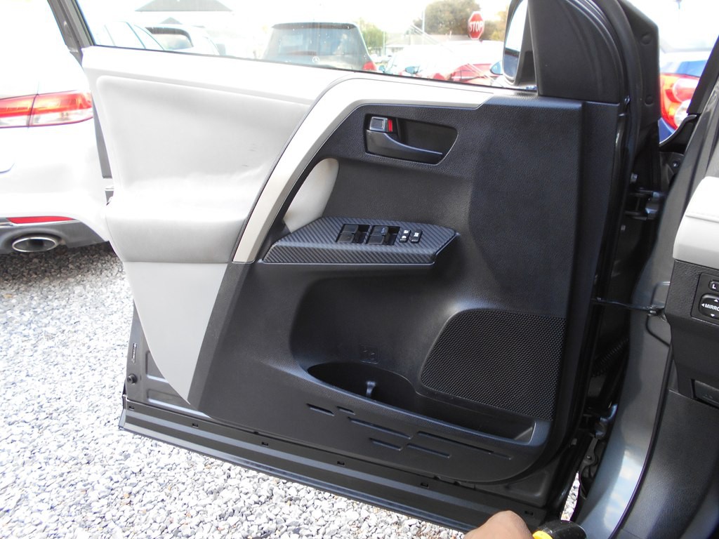 2013 Toyota Rav4 Image 17