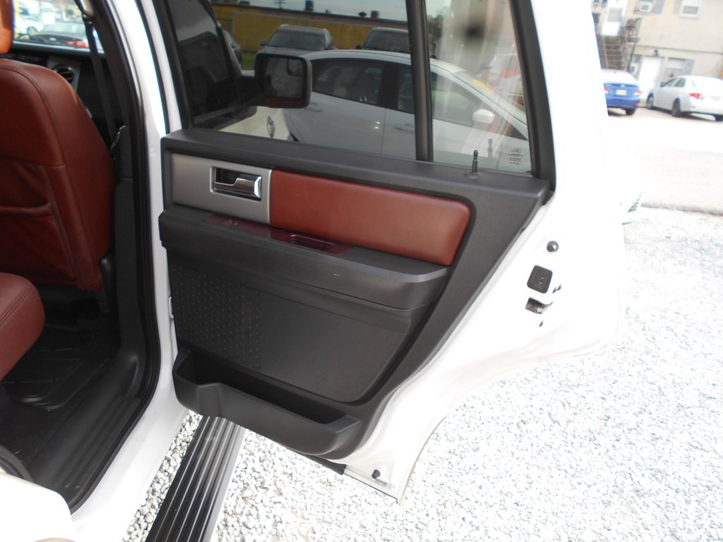 2012 Ford Expedition Image 24