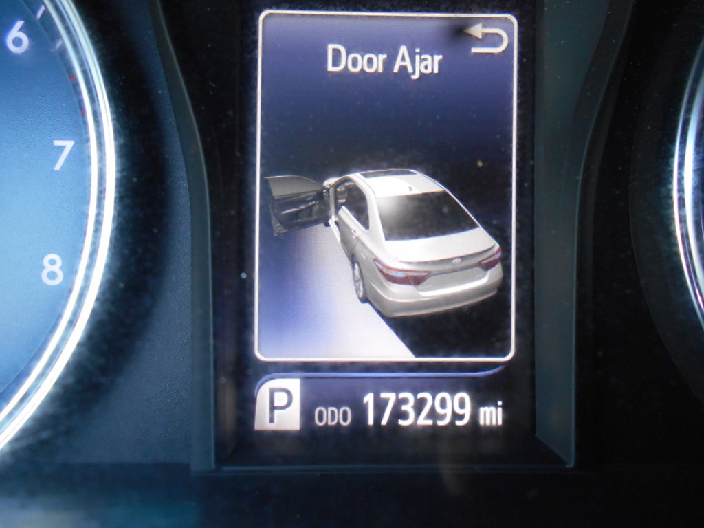 2016 Toyota Camry Image 11