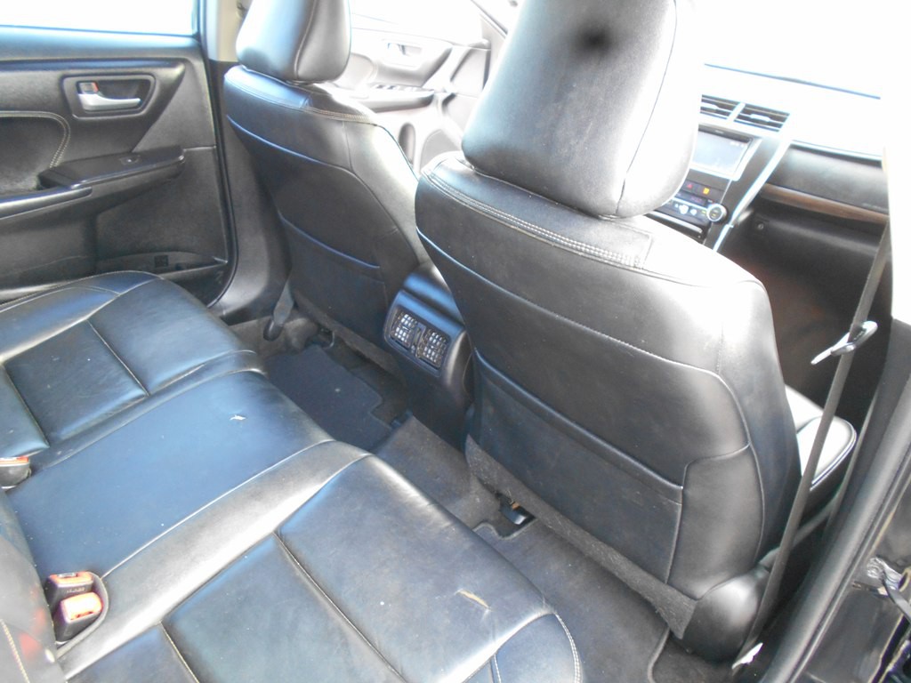 2016 Toyota Camry Image 23