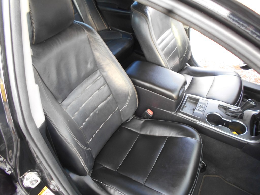 2016 Toyota Camry Image 27