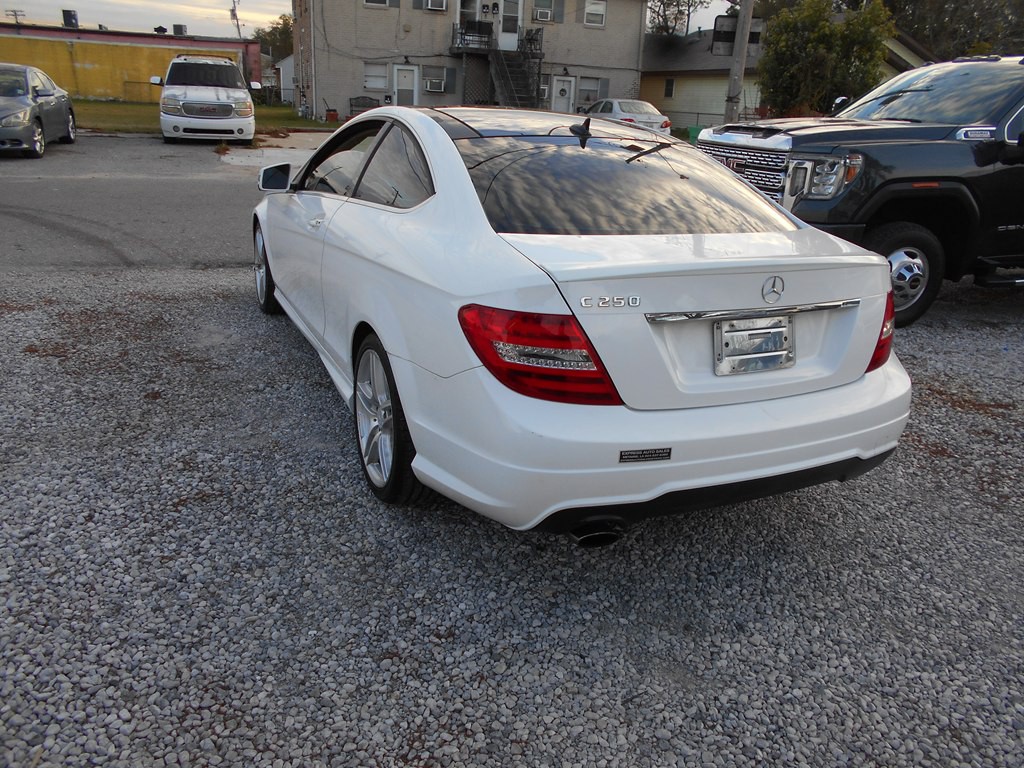 2013 Mercedes-Benz C-Class Image 4