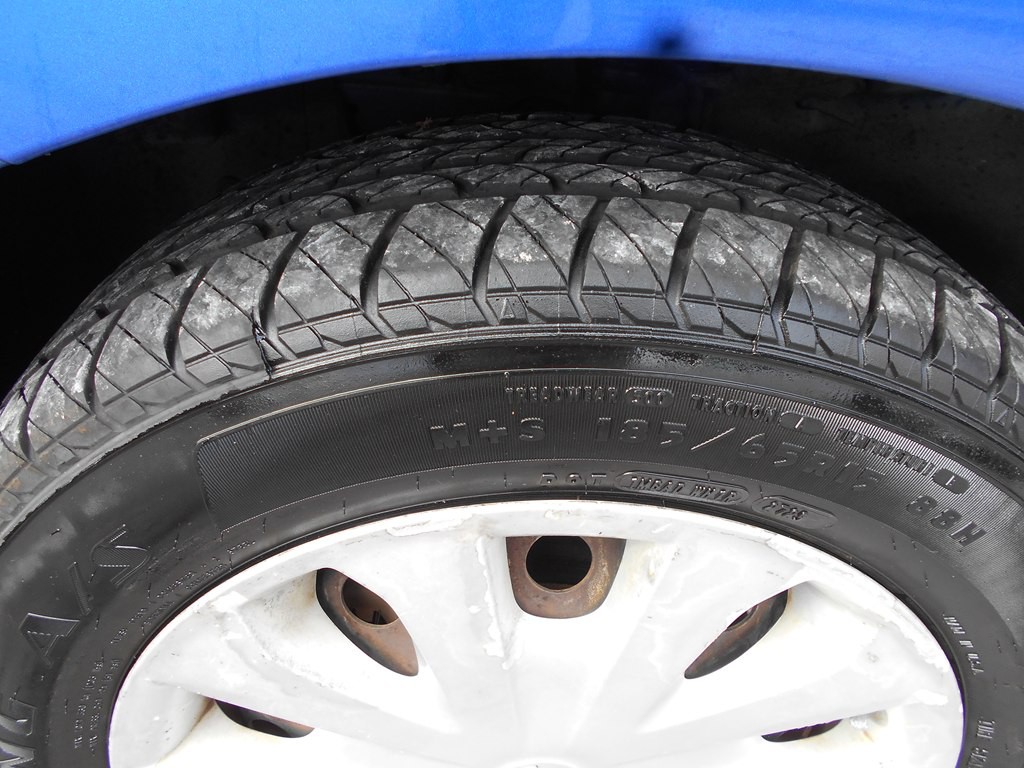 2016 Nissan Versa Image 9