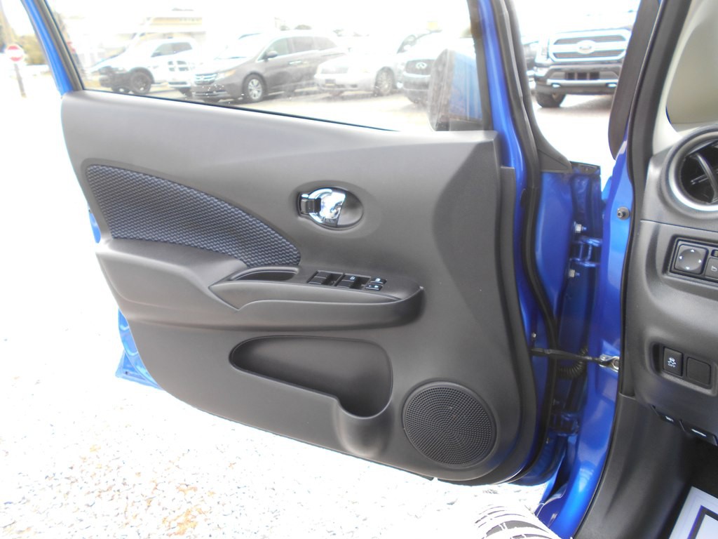 2016 Nissan Versa Image 13