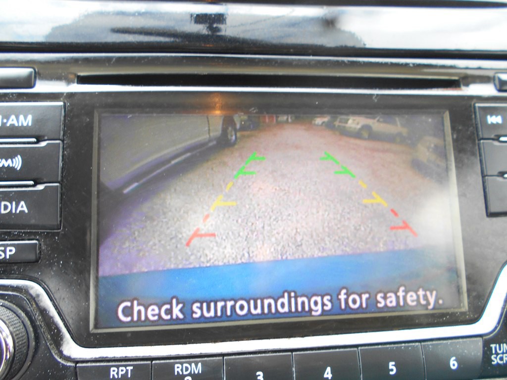 2016 Nissan Versa Image 16