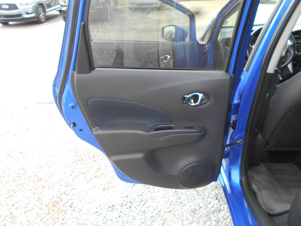 2016 Nissan Versa Image 19