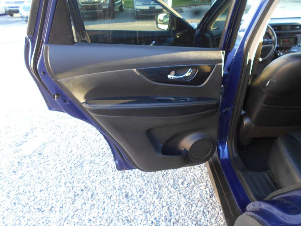 2020 Nissan Rogue Image 16