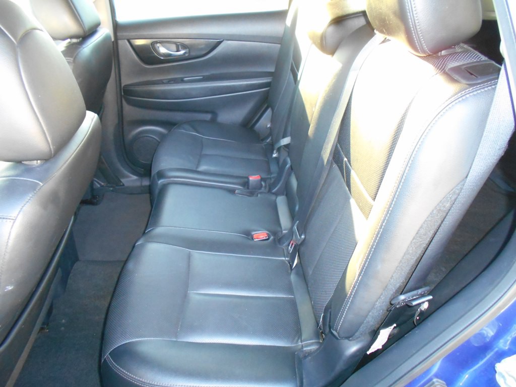 2020 Nissan Rogue Image 18