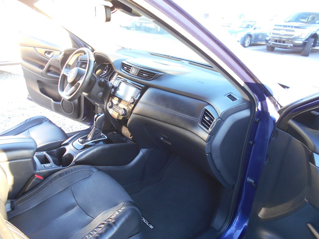 2020 Nissan Rogue Image 24