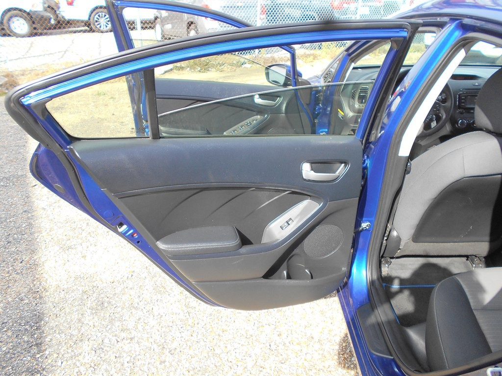 2017 Kia Forte Image 18