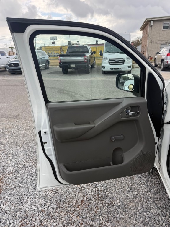 2014 Nissan Frontier Image 10