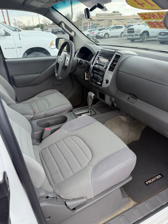 2014 Nissan Frontier Image 14