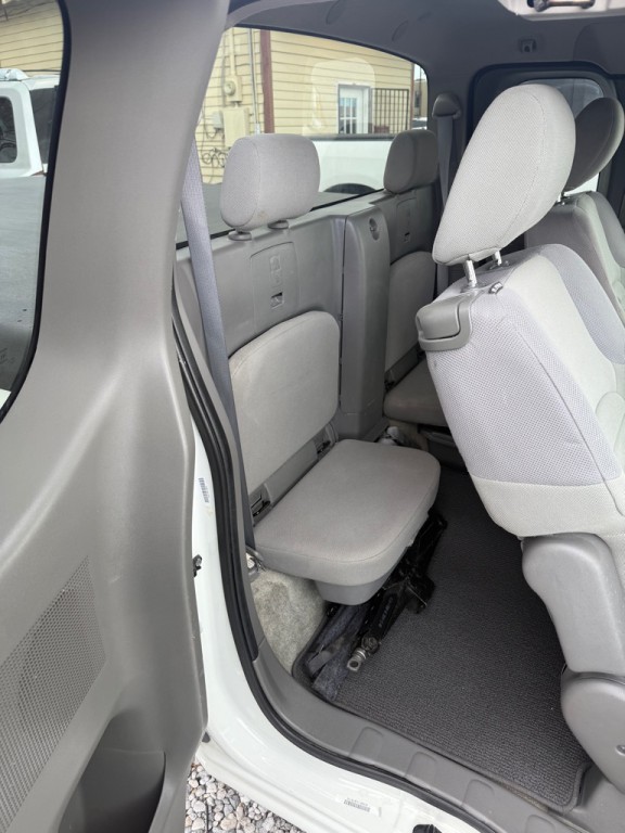 2014 Nissan Frontier Image 15