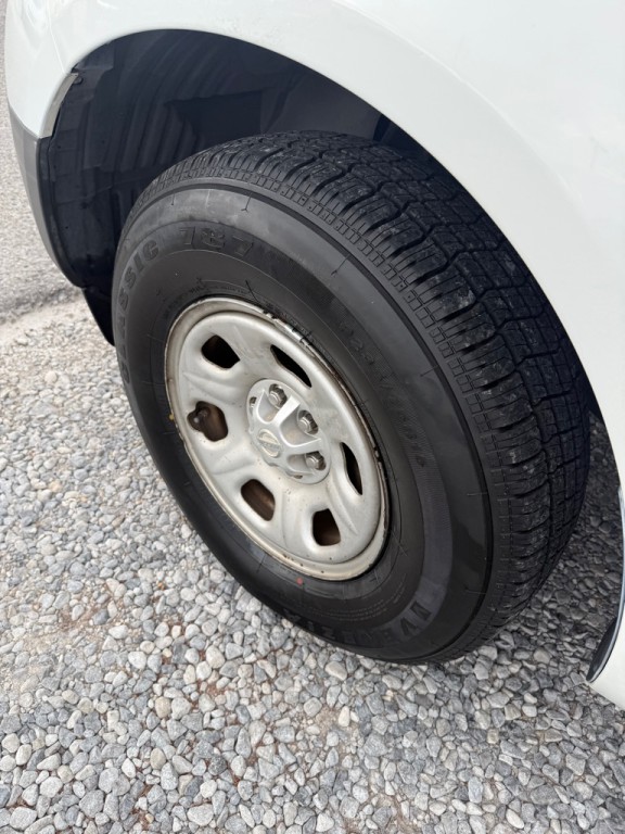 2014 Nissan Frontier Image 16