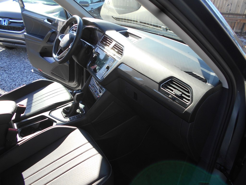 2023 Volkswagen Tiguan Image 32