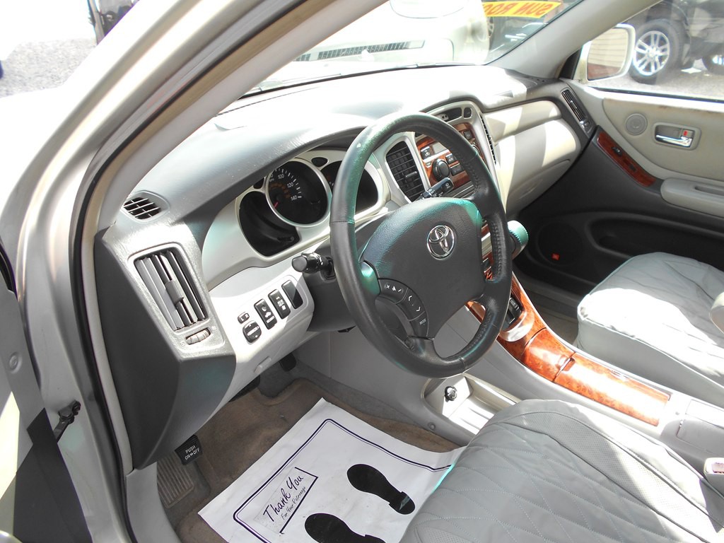 2005 Toyota Highlander Image 15
