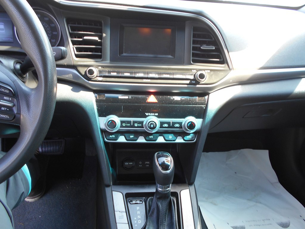 2020 Hyundai Elantra Image 11