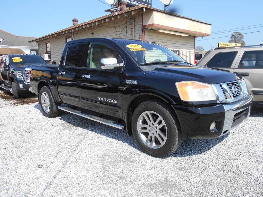 2011 Nissan Titan Image 1