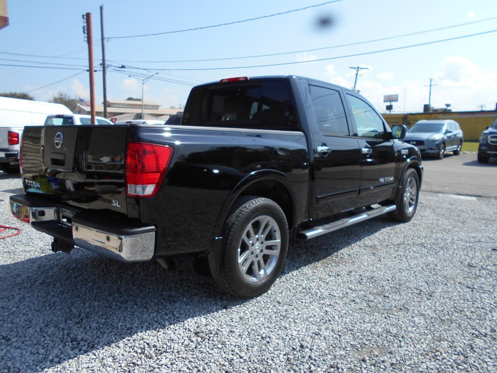 2011 Nissan Titan Image 3