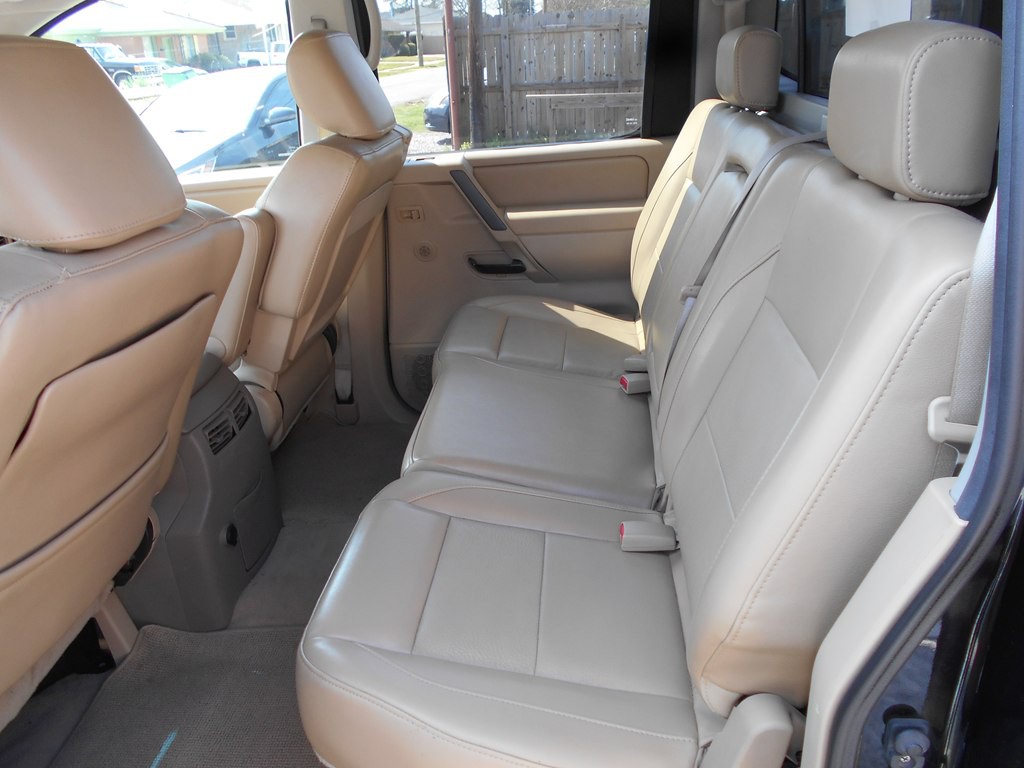 2011 Nissan Titan Image 10