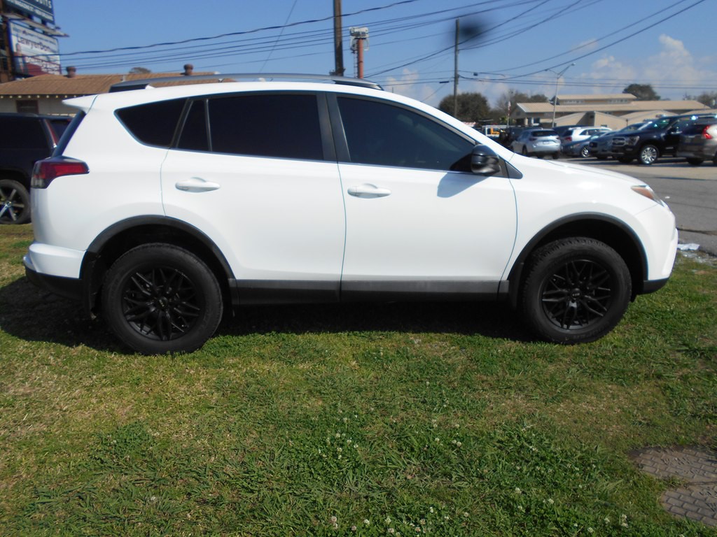 2018 Toyota Rav4 Image 2