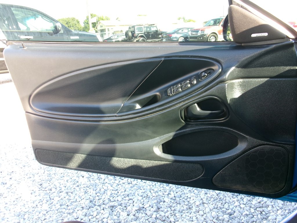 1998 Ford Mustang Image 16