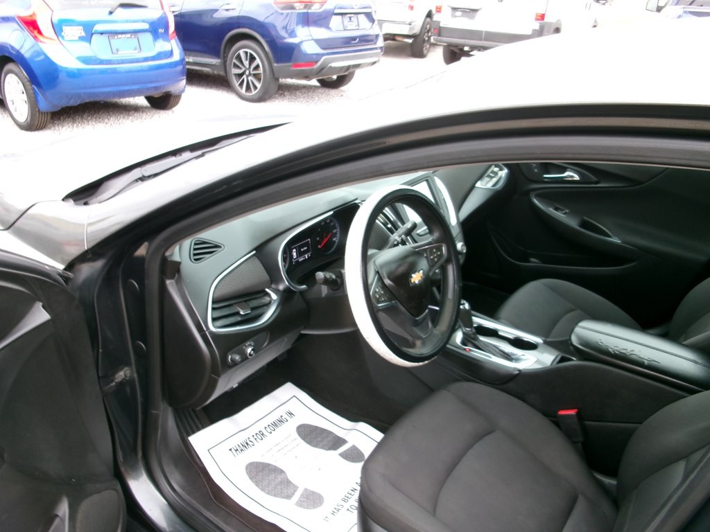 2018 Chevrolet Malibu Image 16