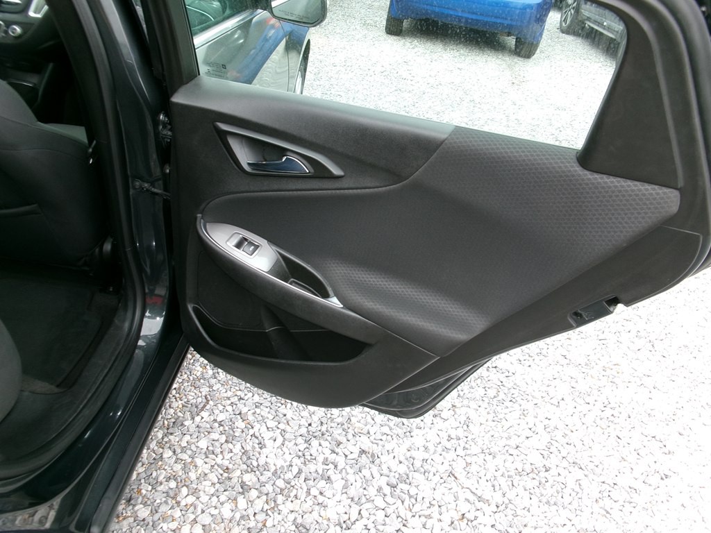 2018 Chevrolet Malibu Image 22
