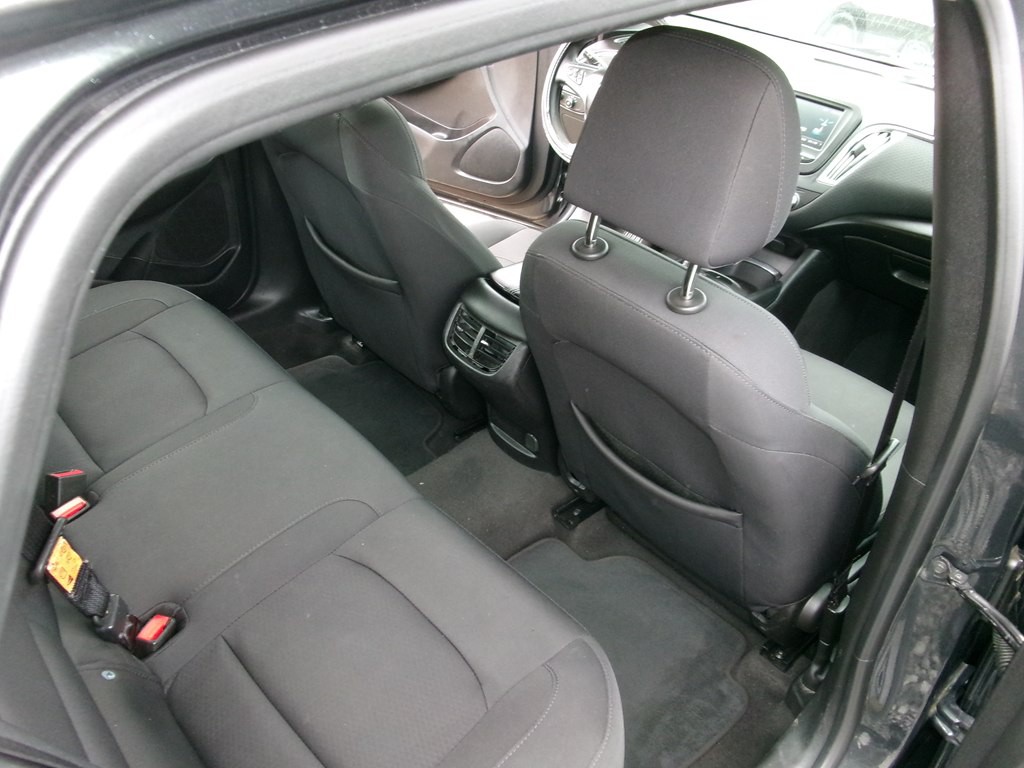 2018 Chevrolet Malibu Image 24