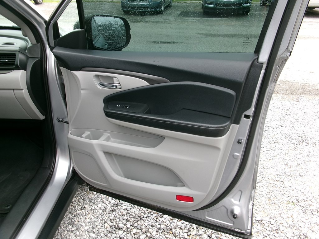 2017 Honda Pilot Image 16