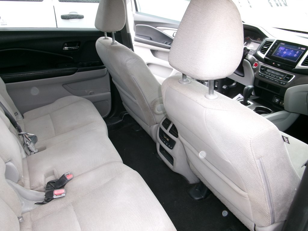 2017 Honda Pilot Image 26