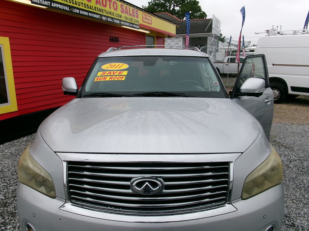 2011 INFINITI QX56 Image 3
