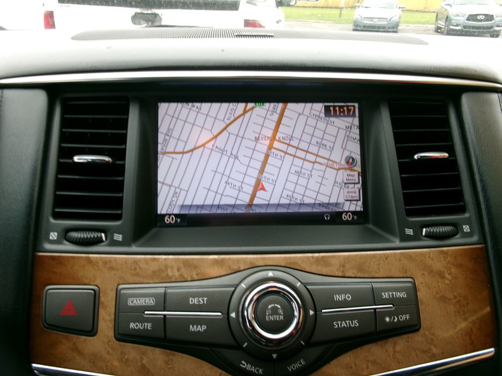 2011 INFINITI QX56 Image 13