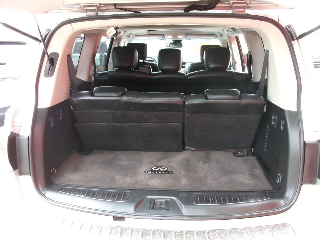 2011 INFINITI QX56 Image 23