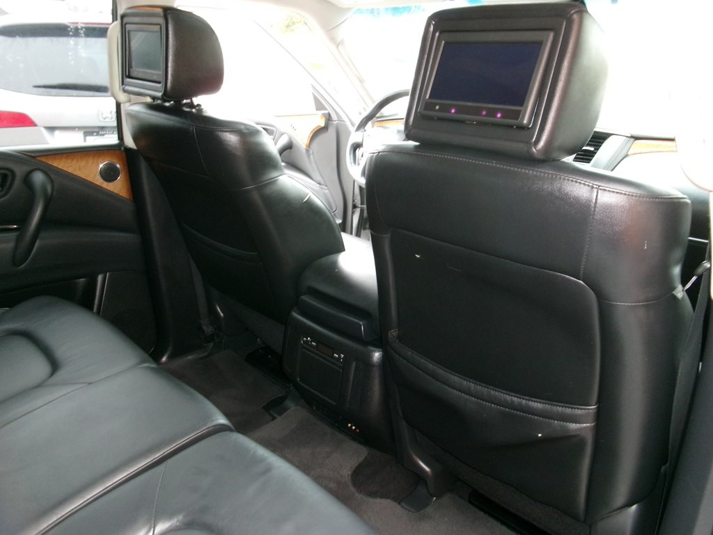 2011 INFINITI QX56 Image 27