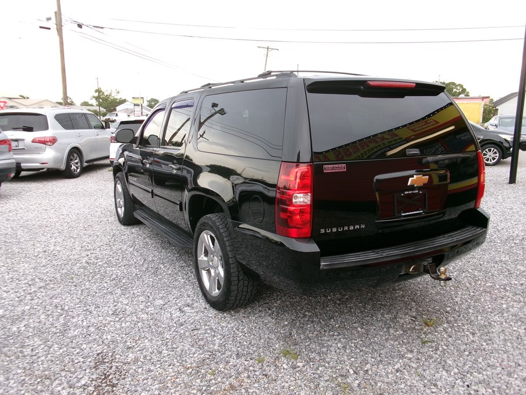 2013 Chevrolet Suburban Image 5