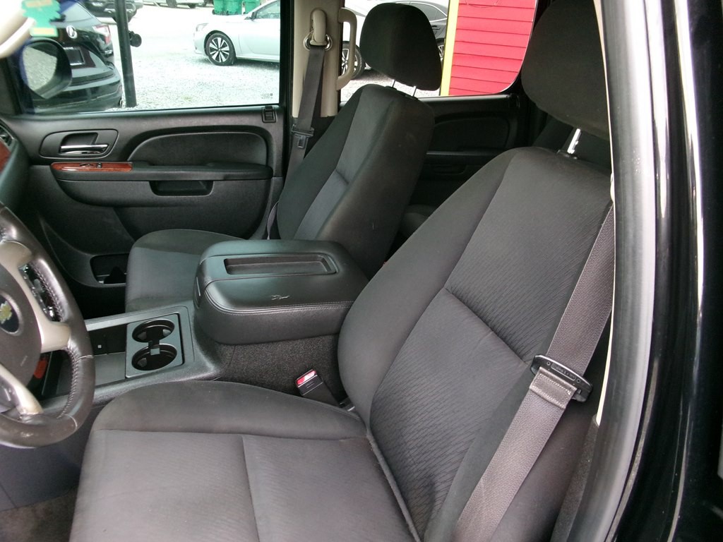 2013 Chevrolet Suburban Image 15
