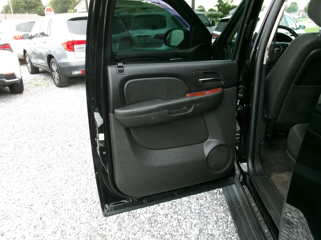 2013 Chevrolet Suburban Image 16